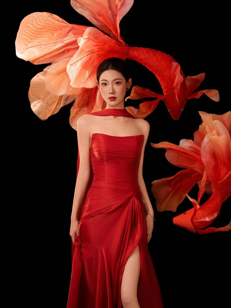 Ethnic Fashion Studio - 2026 Yeni Yıl Kırmızı Şanslı Sazan
